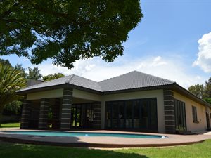5 Bed House in Zuurfontein