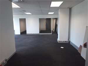 132 m² Commercial space in Riverhorse Valley
