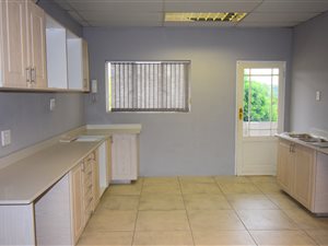 3 Bed Flat in Chasedene