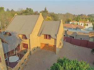 4 Bed House in Centurion Golf Estate