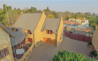 4 Bedroom House in Centurion Golf Estate