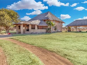 1.8 ha Farm in Roodeplaat