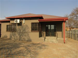 3 Bed House in Nigel Central