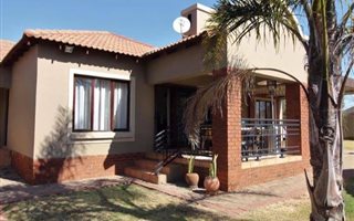 3 Bedroom House in Eco Park