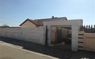3 Bedroom House in Ebony Park