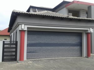 5 Bedroom Duplex in Savannah Country Estate