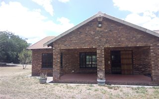 1 ha Farm in Brits