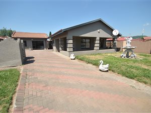 4 Bed House in Fernwood