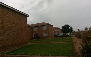 2 Bedroom Apartment in Springs Central