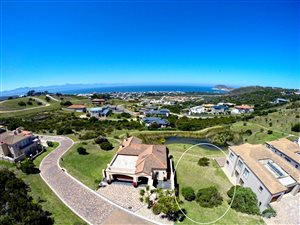 383 m² Land available in Whale Rock