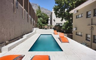 2 Bedroom Apartment in Vredehoek
