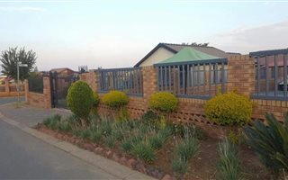 3 Bedroom House in Lotus Gardens