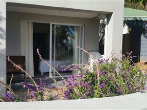 2 Bedroom Garden Cottage in Gordons Bay Central
