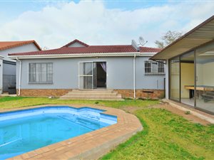 3 Bed House in Bromhof