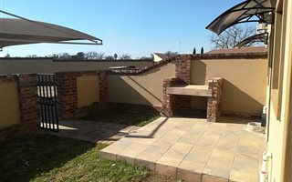 2 Bedroom Townhouse in Comet