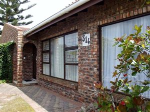 3 Bed House in Dana Bay