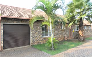 2 Bedroom Townhouse in Magalieskruin