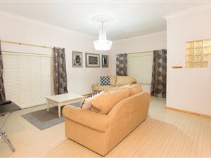 3 Bed House in Kensington