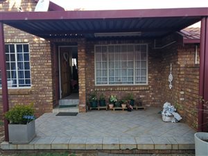 2 Bed House in Highveld