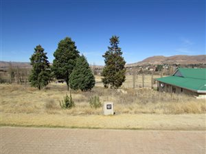 697 m² Land available in Clarens Golf And Trout Estate