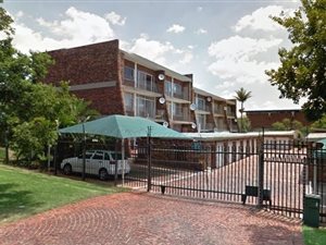 2 Bed Flat in Waterkloof Glen
