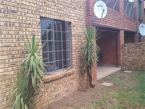 2 Bed Townhouse in Meyerton Central