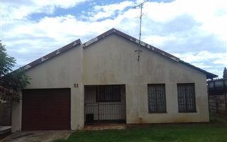 2 Bedroom House in Zakariyya Park