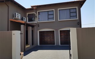 4 Bedroom House in Honeydew Ridge
