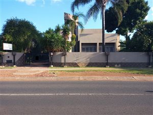 4 Bed House in Eloffsdal