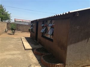 2 Bed House in Mabopane