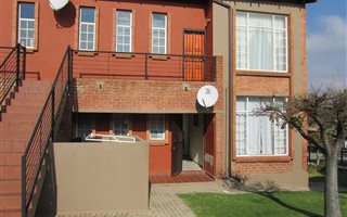 2 Bedroom Apartment in Honeydew Manor