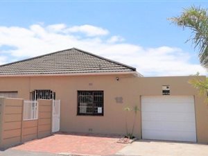 5 Bed House in Glenlily