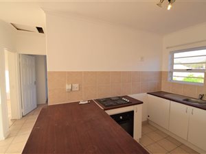 2 Bed Apartment in Somerset West Central