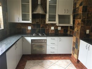 3 Bed Townhouse in Pineslopes
