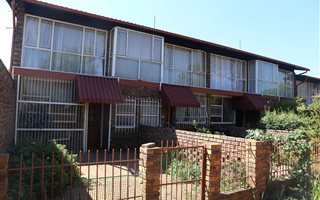 2 Bedroom Duplex in Clubview