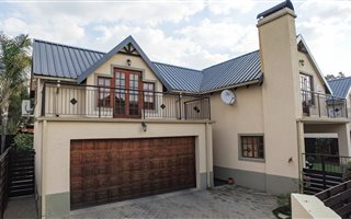 4 Bedroom Townhouse in Equestria