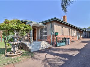 3 Bed House in Claremont