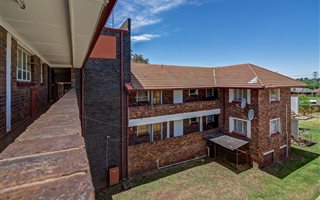 1 Bedroom Apartment in Vereeniging Central