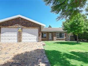 4 Bed House in Sonstraal Heights