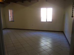 1 Bed House in Constantia Park
