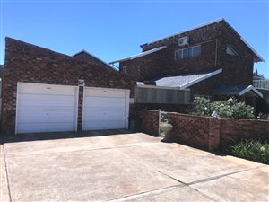 3 Bed Townhouse in Grimbeek Park