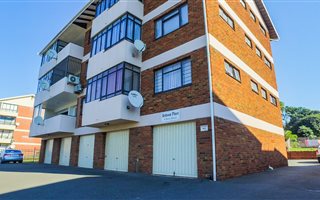 1 Bedroom Apartment in Amanzimtoti