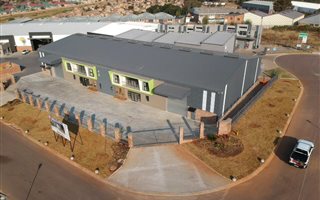 941 m² Industrial space in Chloorkop