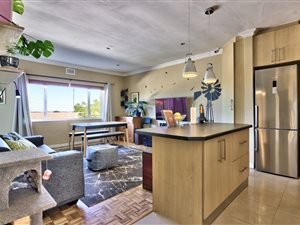 2 Bed Apartment in Wynberg