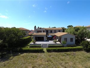 4 Bed House in Plettenberg Bay Rural
