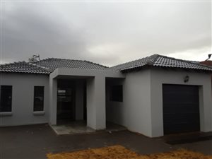 3 Bed House in Clayville
