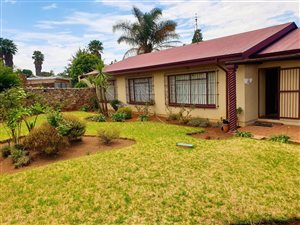 3 Bed House in Dan Pienaarville