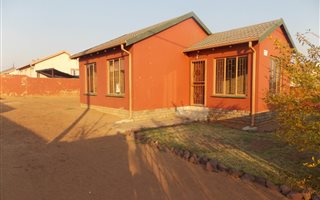 3 Bedroom House in Klarinet