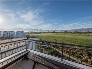 2 Bed Apartment in Somerset West Central