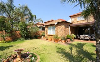 3 Bedroom Townhouse in Weltevreden Park